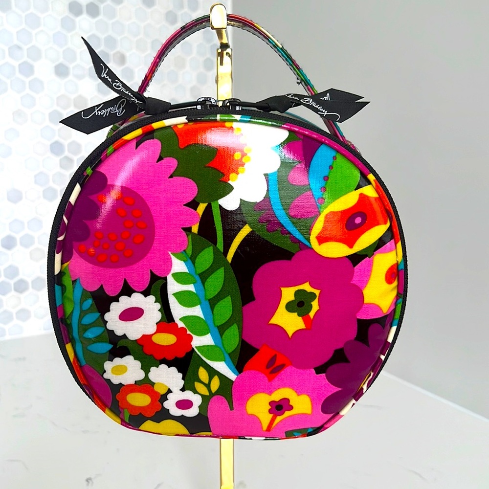 Ver Bradley Va Va Bloom Round Bag - Vinyl